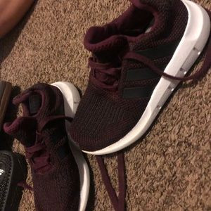 Kids maroon adidas